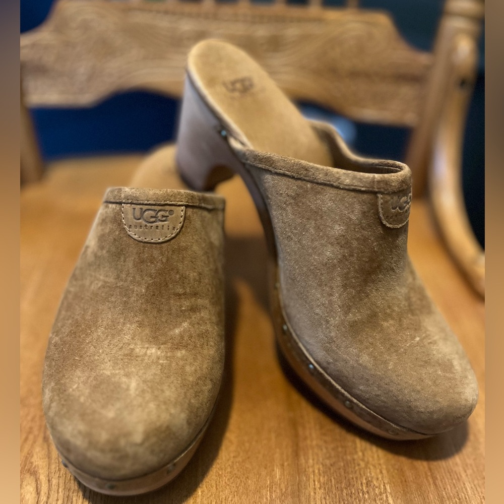 UGG Women's Tan Suede Mules